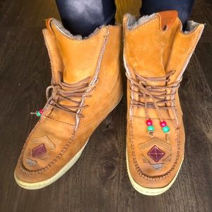 Genuine leather Dolfie mocassins.